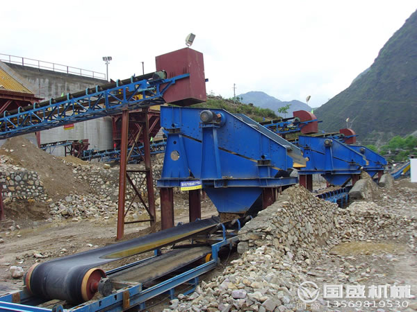 YK型圓振動篩選機 YK型圓振動篩選機